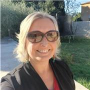Professeur particulier donne des cours de soutien en français pour les élèves de l'élémentaire au collège