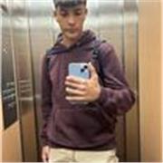 Alumno de segundo de bachillerato de ciencias sociales, con el objetivo de ayudar a los alumnos de la ESO e incluso de 1r de bachi