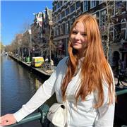 Ich hab schon öfters meinen Freunden Nachhilfe gegeben. Mathe bis zur 12 Klasse (Fach-Abitur) beherrsche ich