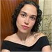 Profesora de Biología, imparte clases hasta niños de 12 años
