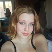 Soy una persona simpática, cariñosa y con mucha paciencia, que busca generar ahorros para sus estudios