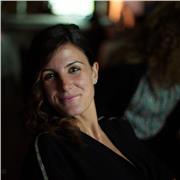 Laureata in materie tecniche ma con una forte propensione all'aiuto e all'aspetto umanistico.