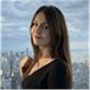 Soy profesora de español con formación en Filología Hispánica. Ofrezco clases online enfocadas en el uso real del idioma.