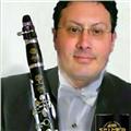 Insegnante di musica impartisce lezioni private di teoria musicale, solfeggio, storia della musica e clarinetto