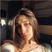 faccio italiano, matematica, arte e grafica. Sono un’ universitaria presso la Iulm e sono uscita con 90/100 alle superiori