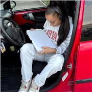 Profesora de inglés apta para todas las edades.