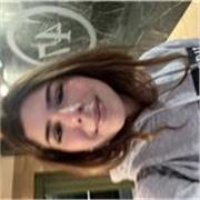 Me defino como una persona tranquila y talentosa con mucha paciencia y ganas de enseñar.