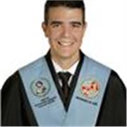 Me defino como una persona comprometida y responsable con mi trabajo, que día a día va formándose en nuevas metodologías.  