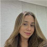 Educadora Infantil joven, enseña asignaturas de preescolar para niños de 4 a 10 años