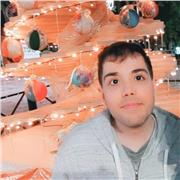 Profesor de refuerzo de primaria que enseña en Alzira.