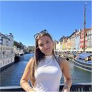 Diplomata al liceo linguistico, offro: - Aiuto compiti per studenti di elementari e medie - Ripetizioni per medie e superiori in