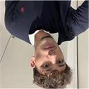 Studente dell’Istituto Aeronautico di Bergamo con voti molto vicini all’eccellenza.
