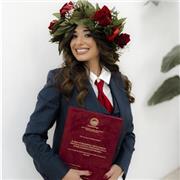 Tutor paziente e preparata offre lezioni di italiano, latino e materie umanistiche online.