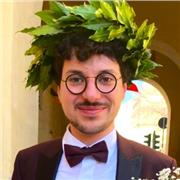 Chitarrista, compositore e direttore offre lezioni di chitarra classica, moderna e basso elettrico