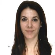 Profesora licenciada en filología y titulada con CPE in English (C2) imparte clases para preparación de exámenes oficiales