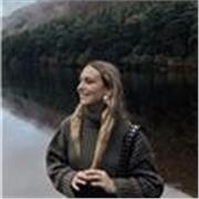 Clases particulares de lenguaje musical y piano en Granada. Pedagoga musical y pianista, con 14 años de trayectoria musical