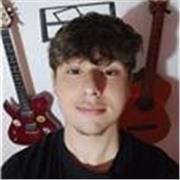 Profesor de 18 años con 7 años de experiencia tocando la guitarra, listo para ayudarte si eres principiante. para todas las edades