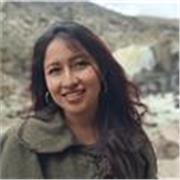 Profesora de artes, responsable con experiencia en enseñanza con niños y adolescentes