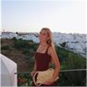 Profesora estudiante de grado universitario de Traducción e Interpretación con experiencia en el trato con niños y adolescentes.