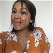 Profesora de español imparte clases para extranjeros