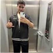 J’enseigne en fonction des demandes du client, et pour tout type de personnes, de petit à grand !