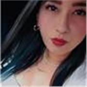 Me defino como una persona responsable, cercana y con vocación por enseñar. Disfruto compartir lo que sé y ayudar a otros