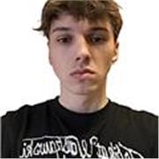 Korepetytor przygotowujący uczniów w dziedzinie matematyki do ważnych egzaminów na etapie szkoły podstawowej i szkoły średniej