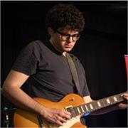 Lezioni di chitarra elettrica e acustica (livello principiante e intermedio)