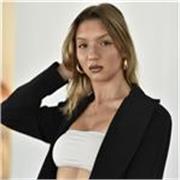 Me defino como una persona dinámica, responsable y motivada, con una sólida formación académica y una vocación por la enseñanza.