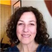 I give private lessons that are designed around your needs and the contexts you will meet in your experience of the language