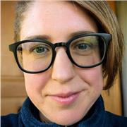 Professioneller Lehrerin mit 20 Jahren Erfahrung bietet praktische und unterhaltsame Privatstunden für Erwachsene