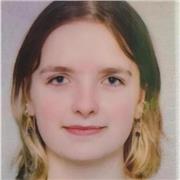 Hallo, mein Name ist Nicola, ich biete Deutsch Nachhilfe für alle Altersstufen per online Unterricht an