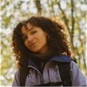 Bióloga con máster en investigación en ecología, congresos, publicaciones científicas y experiencia en docencia universitaria