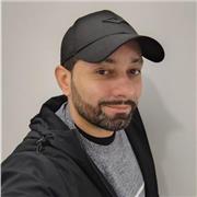 Tutor de español que enseña a todos los jóvenes