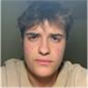 Estudiante de un Doble Grado de Derecho y Criminología con muy buena nota tanto en la EVAU de Historia como en la de Economía