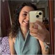 Titulada en estudios ingleses con máster en profesorado 