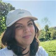 Studentessa che offre lezioni di lingua inglese, con livello C1 e diploma liceo linguistico. 