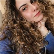 Laureata in Culture digitali e della comunicazione, madrelingua italiana, pronta a supportare stranieri e ragazzi