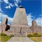 Profesor de química que imparte clases a niños desde la comodidad de sus casas