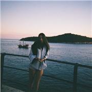 Offro lezioni private di inglese, preferibilmente via webcam, a ragazzi per le scuole o lezioni per imparare da zero o potenziare