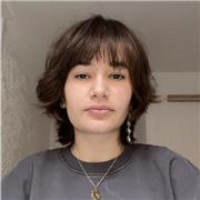 Profesora de biología e inglés, con experiencia con alumnos de la ESO, estudiando Bioquímica y Biología Molecular.