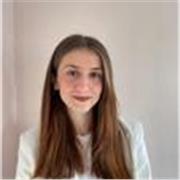 Profesora de inglés dinámica y cercana, con experiencia en todas las edades, centrada en clases comunicativas y aprendizaje activo