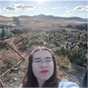 Educadora con práctica en la interconexión personal, instructora y buena líder. El entendimiento parte del conocimiento