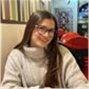 Maestra titulada con experiencia dando clases a niños, de natación, de arte y particulares. 
