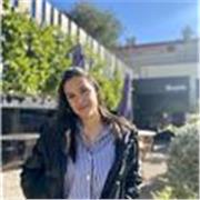 Profesora titulada en inglés des de niños de 3 años hasta adultos.