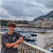 Soy estudiante de Física e Instrumentación Espacial y me encantaría impartir clases sobre mis conocimientos.