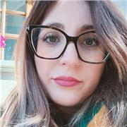 Offro lezioni private per bambini delle elementari e medie. Laureata in giurisprudenza impartisco anche ripetizioni di diritto per ragazzi delle superiori e dell'università