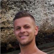 Non ho esperienza pregressa nell'ambito dell'insegnamento ma da sempre mi piace aiutare a svolgere compiti alle persone