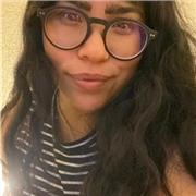 Docente de inglés con más de 10 años de experiencia acompañando a estudiantes de distintas edades y niveles