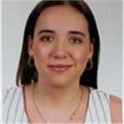 Soy una estudiante  que le gustaría compaginar sus estudios con trabajo. Tengo experiencia enseñando inglés y matemáticas.